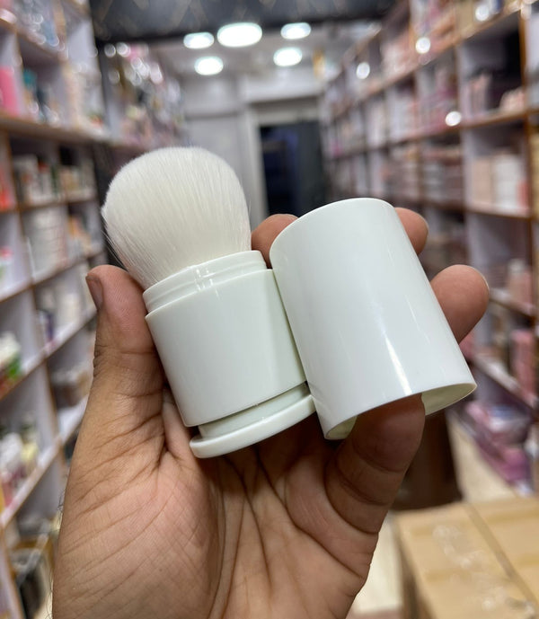 Cream White Retractable Brush, Super Soft, Light Grey, Large Head, Portable